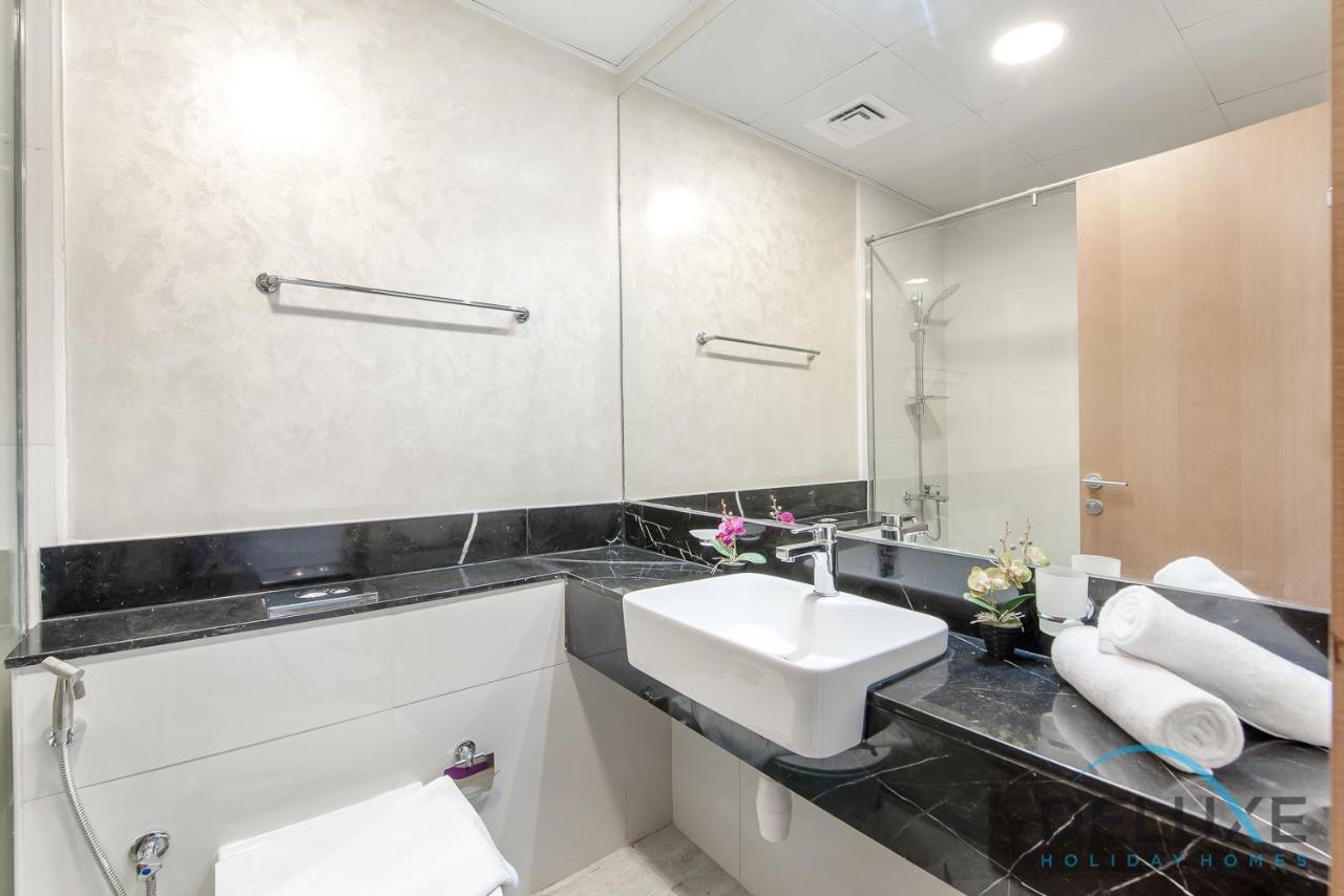 Intimate Studio At Millennium Binghatti Residence Business Bay By Deluxe Holiday Homes Dubai Exterior foto
